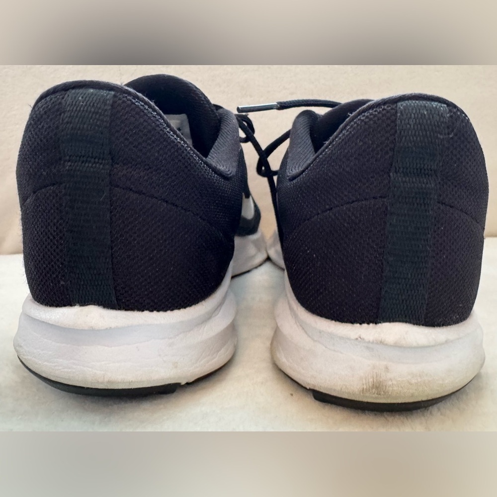 Nike Women’s Downshifter Black & White Sneaker Tennis Shoes Size 8.5M - Picture 5 of 7
